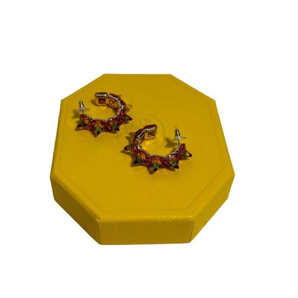 Swarovski Ortyx hoop earrings Pyramid cut, Pink, Gold-tone plated - Picture 2 of 8